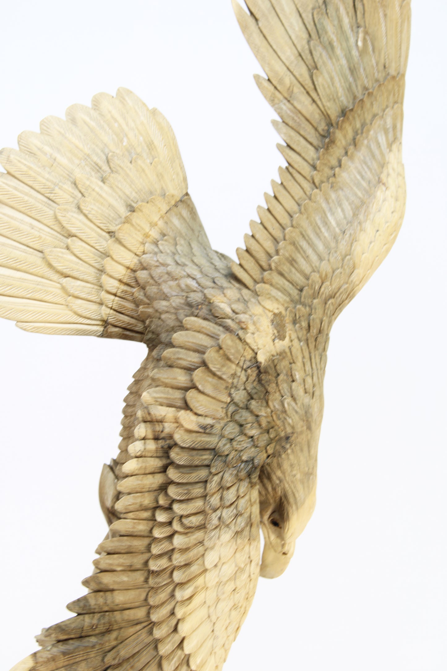 Handcrafted Wooden Wildlife Sculpture SPL031