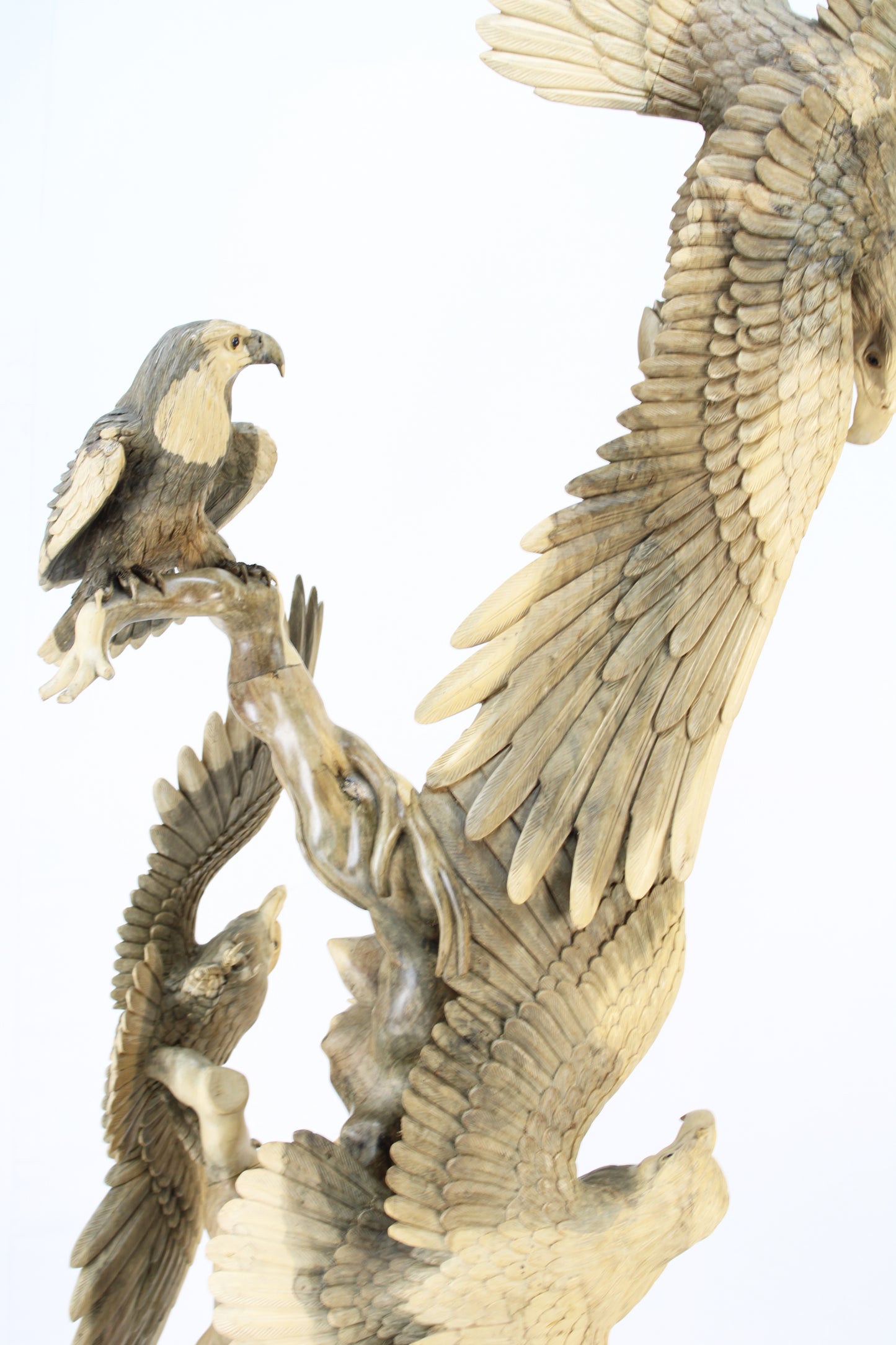 Handcrafted Wooden Wildlife Sculpture SPL031