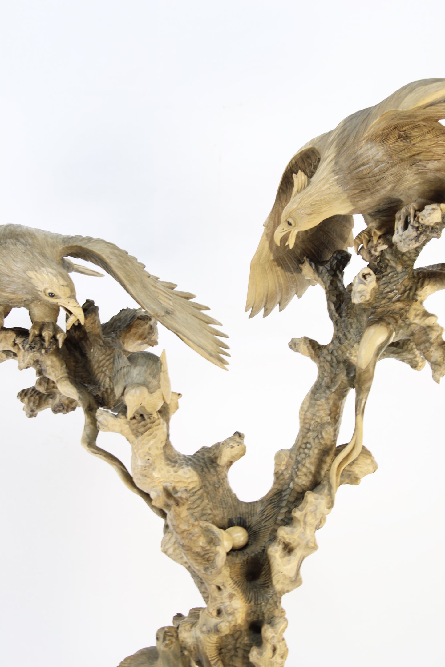 Handcrafted Wooden Wildlife Sculpture SPL032