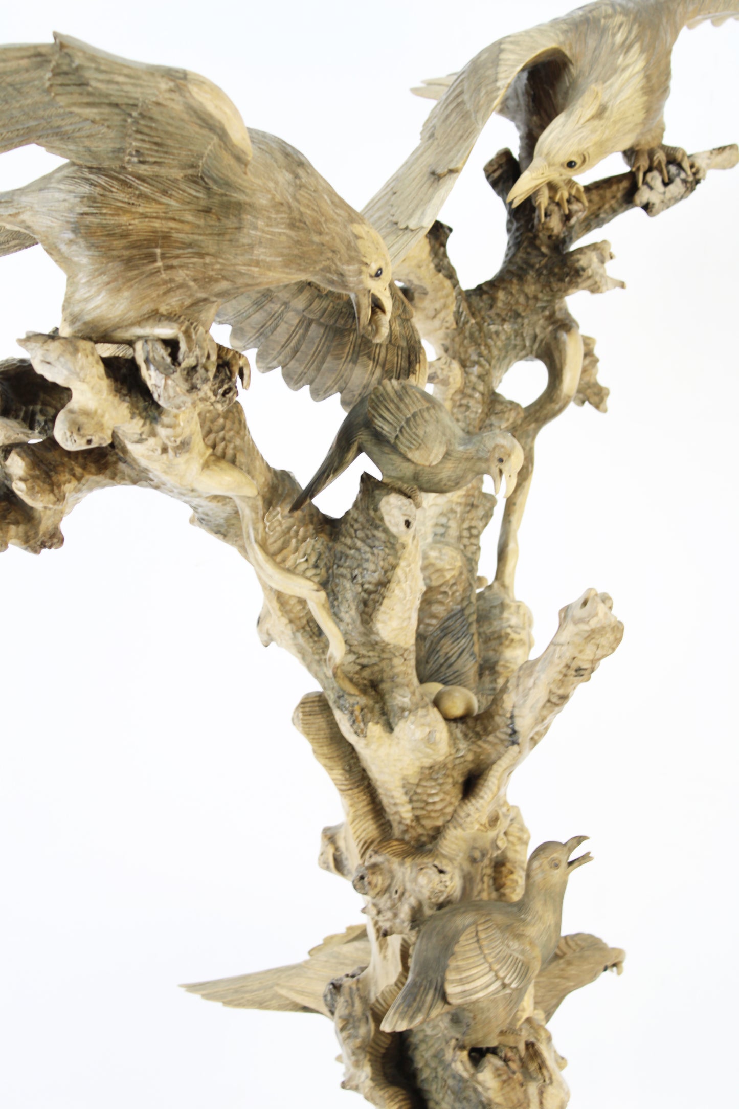 Handcrafted Wooden Wildlife Sculpture SPL032