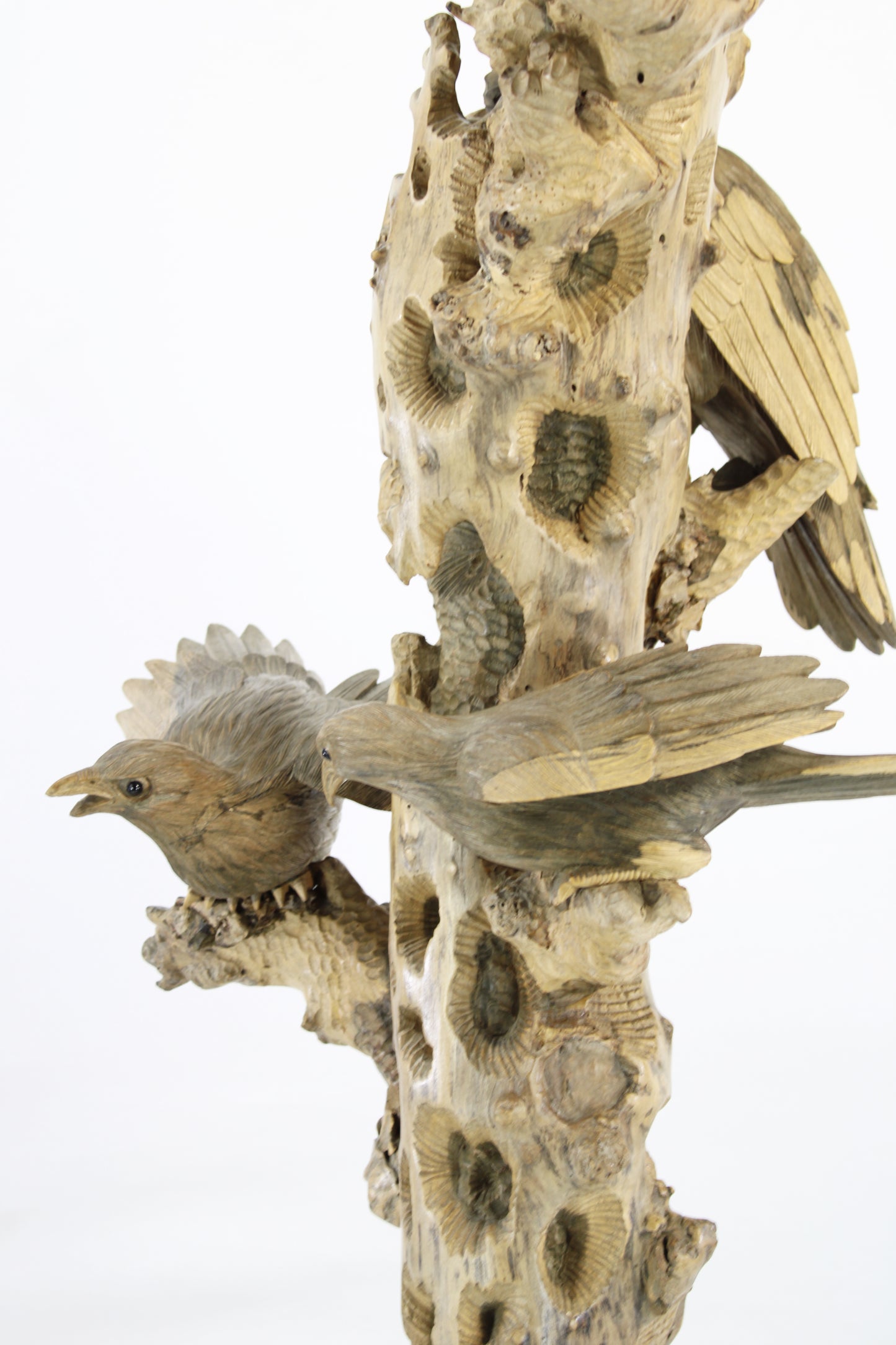 Handcrafted Wooden Wildlife Sculpture SPL032