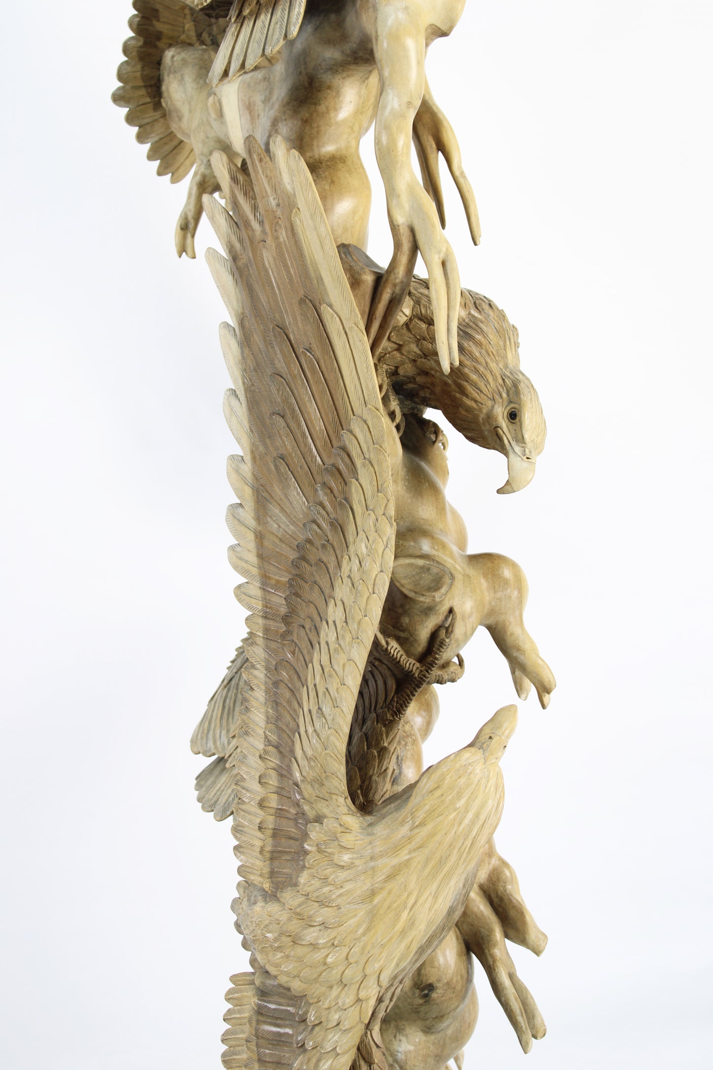 Handcrafted Wooden Wildlife Sculpture SPL033
